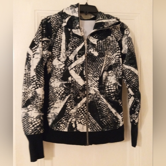 Lululemon Scuba Hoodie III Static Mist White Black / Black, W4IC8S, Size 6 - Picture 7 of 16